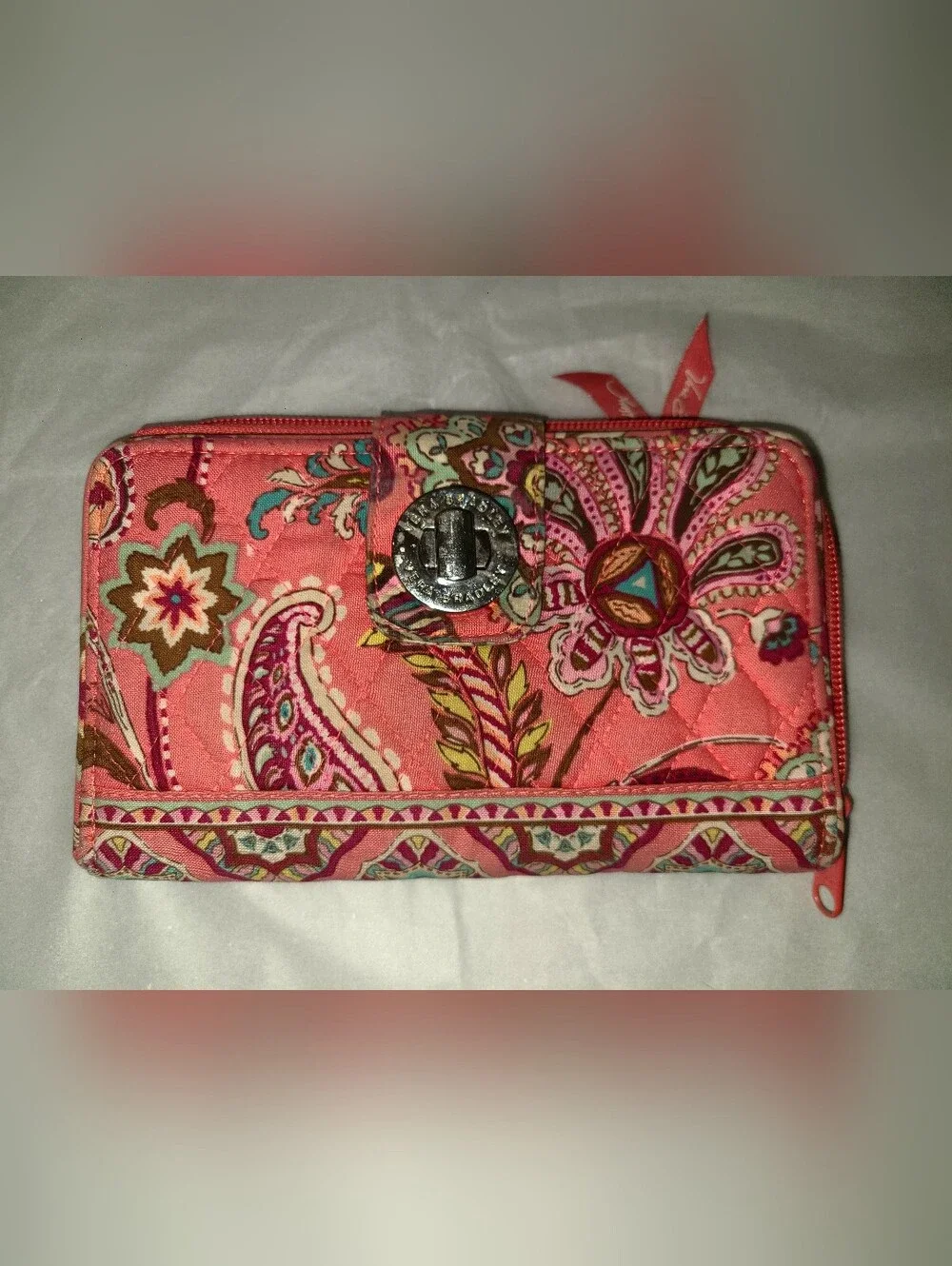Retired Vera Bradley turn key wallet in quilted Paprika Paisley fabric - Picture 5 of 5